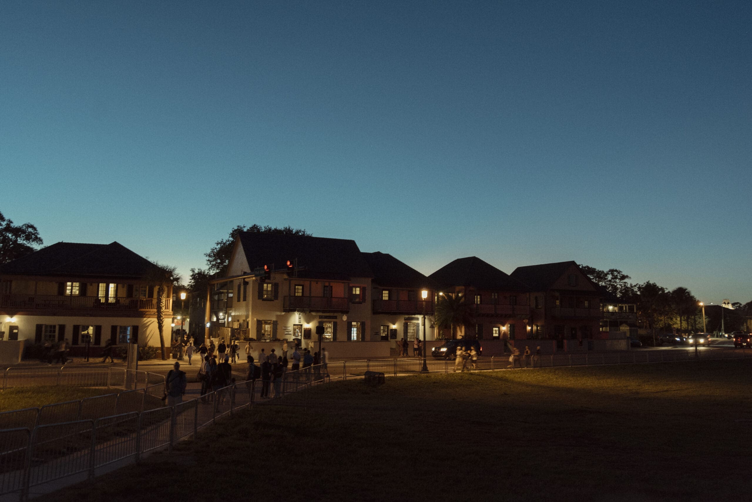 Romantic outdoor dining atmosphere during a destination wedding weekend in St. Augustine